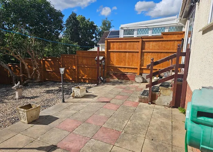2-Bed House Bungalow In Bristol